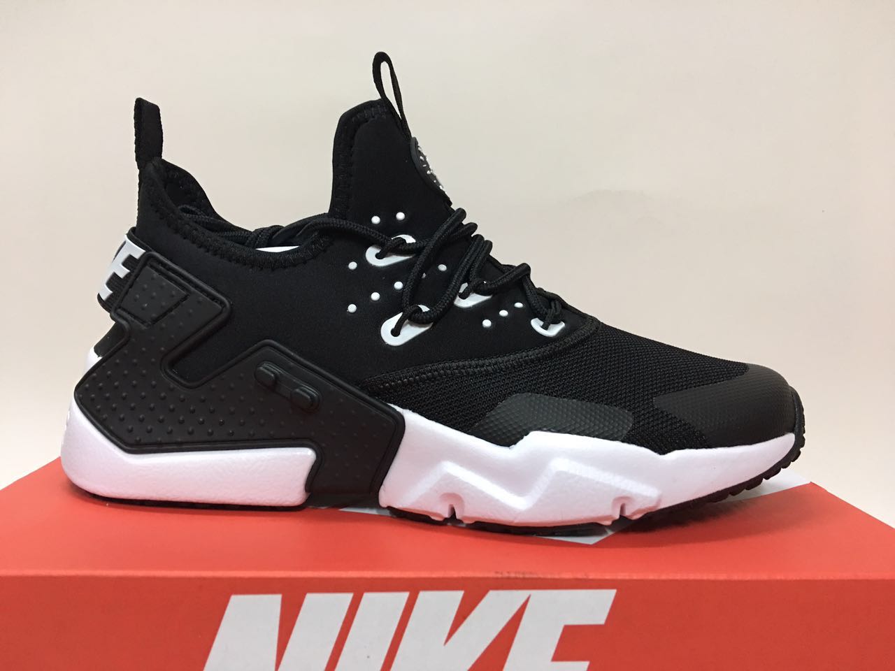 Nike Air Huarache 6 Black White Shoes - Click Image to Close